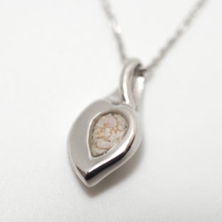 メモリアルアクセサリーのご遺骨の納め方の種類