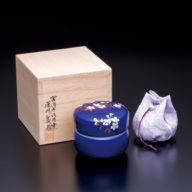 深川製磁 分骨壷　想い合子　瑠璃磁さくら