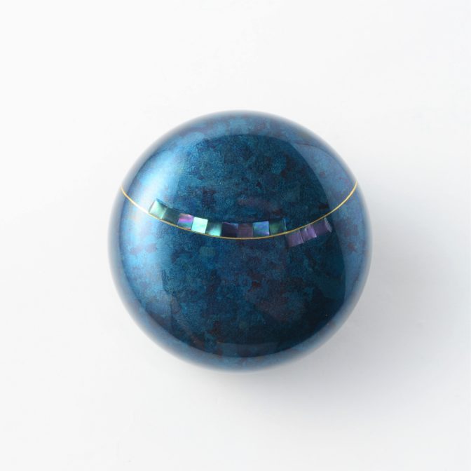 こころ 奏ラピスブルー　蒔絵・螺鈿の美しいミニ骨壷　総漆塗り