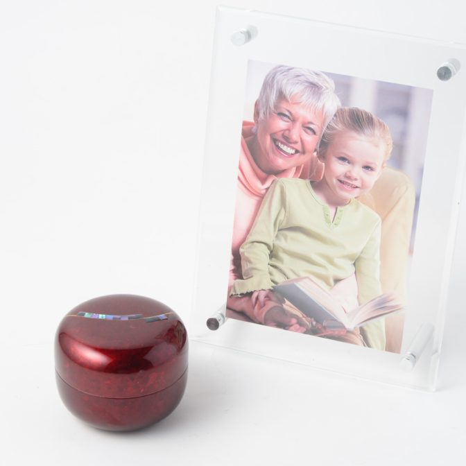 こころ 奏ボルドー　蒔絵・螺鈿の美しいミニ骨壷　総漆塗り