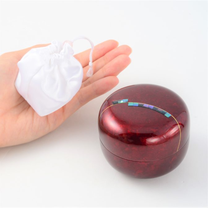 こころ 奏ボルドー　蒔絵・螺鈿の美しいミニ骨壷　総漆塗り