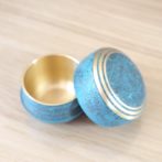 美品　グッドデザイン　金属製　メモリアルボトル　カナタ　青銅色　重厚感ある　骨壷 美品 グッドデザイン 金属製 メモリアルボトル カナタ 青銅色