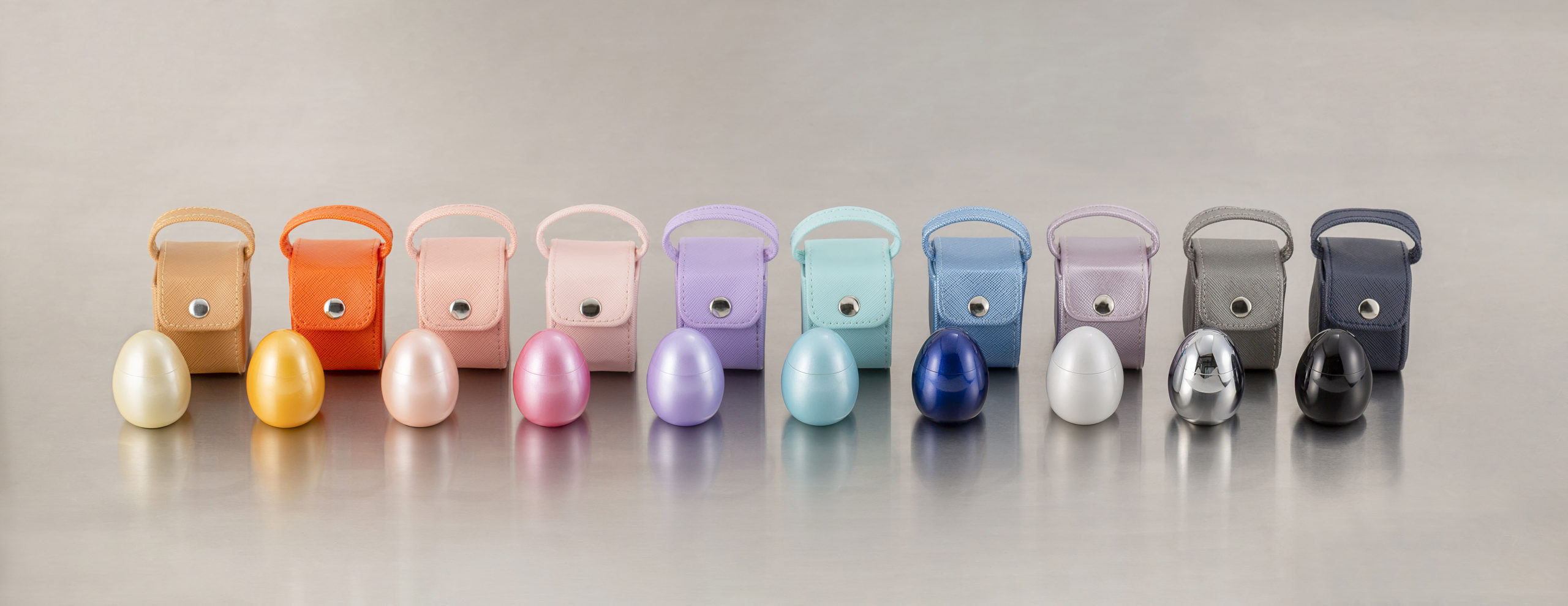 旅も一緒に。携帯も出来る遺骨入れ、ミニ骨壷