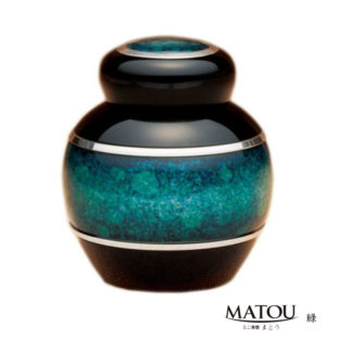 手元供養用 ミニ骨壷 [まとう/緑] 七宝瑠璃と金属加工の技による品質高い逸品