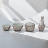 信楽焼 総手書きミニ骨壷と三具足の4点セット riguu 離宮