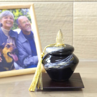 手元供養　分骨ミニ骨壺　デザイン硝子骨壷　[追憶 ～TUIOKU～ ] ブラック