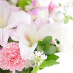 自宅で身内だけの四十九日法要でも問題ない？準備や当日の流れ