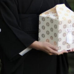 骨壷の持ち運び、移動方法は？包むものやパターン別の注意点を解説します