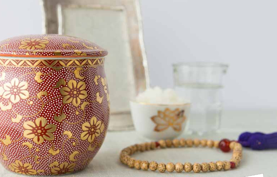 掃除しようと思っている骨壷